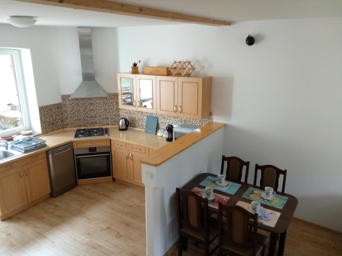 Apartman Albreit 1 ヤーヒモフ エクステリア 写真